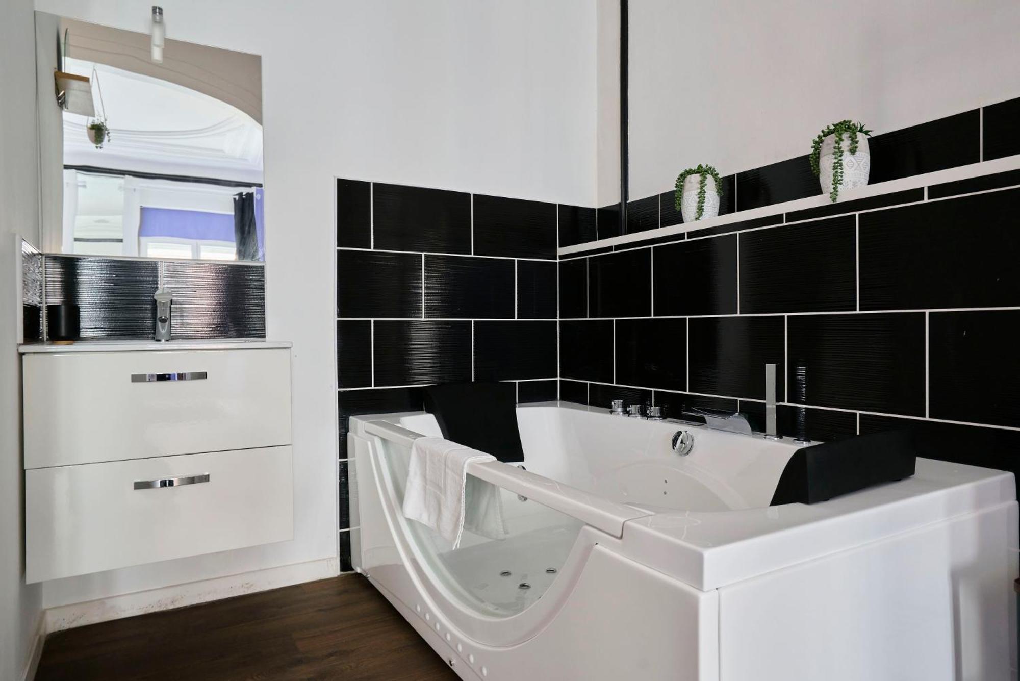 Ng Prestige - Lille L Roubaix Trichon - Balneo - Netflix - Wifi Appartement Buitenkant foto